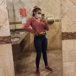 Meet your Posher, Andrea carolina